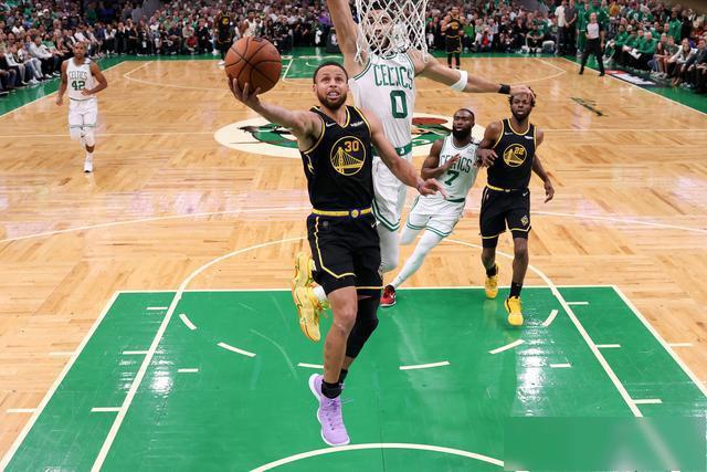 2米15国青中锋获NBA选秀专家看好